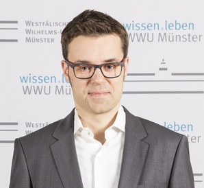 Head shot of Carsten Schuck